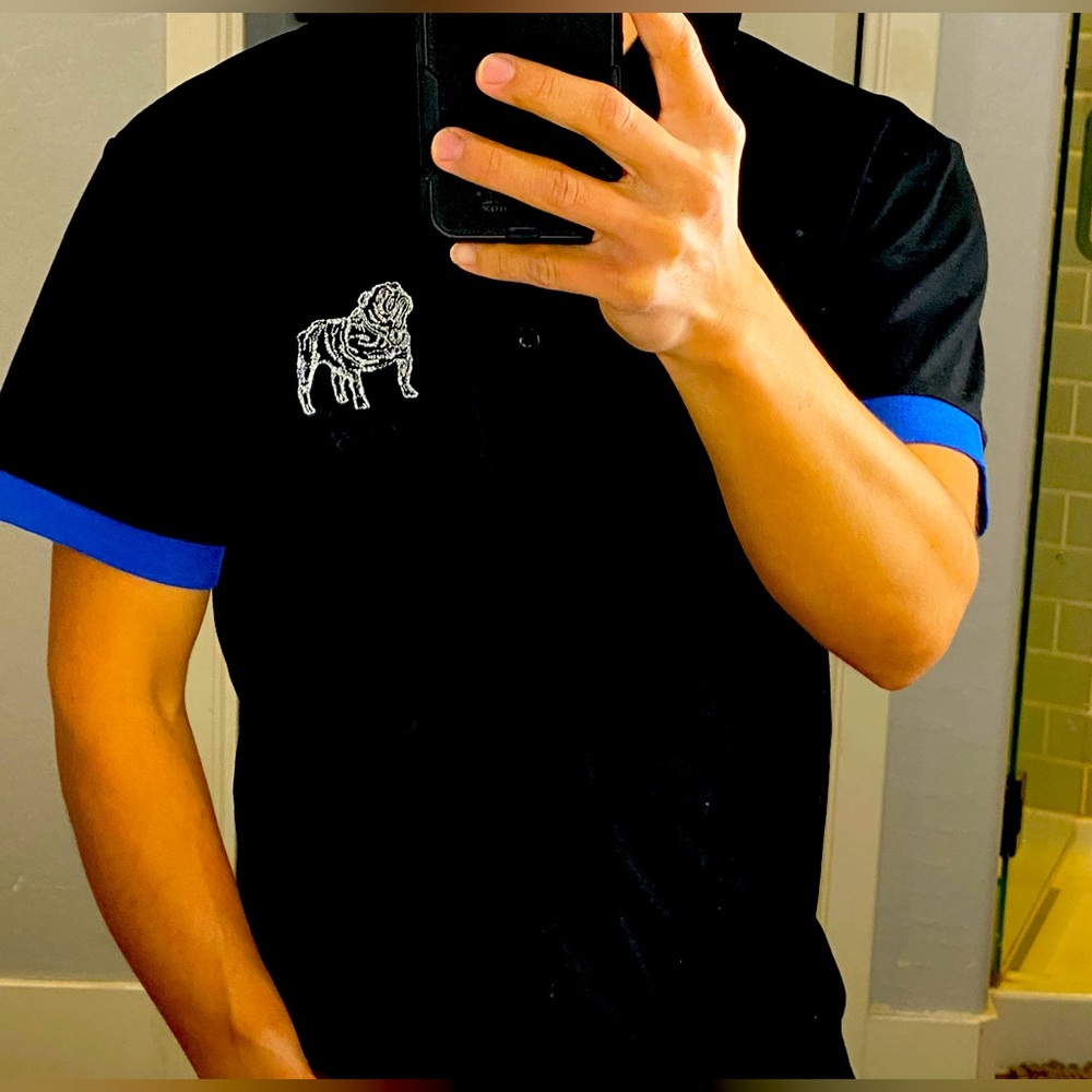 Camisa polo de la marca LYB